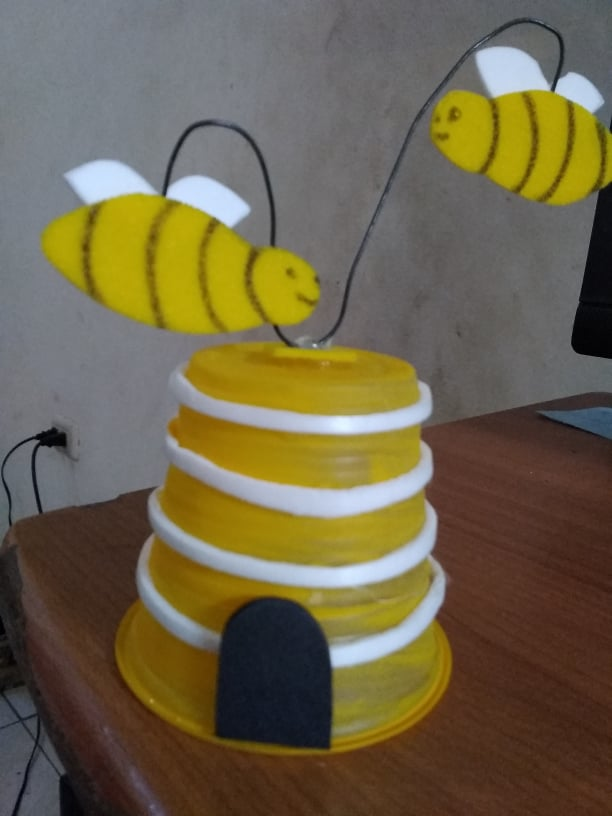 DIY Cómo elaborar una colmena de abejas con material de provecho DIY