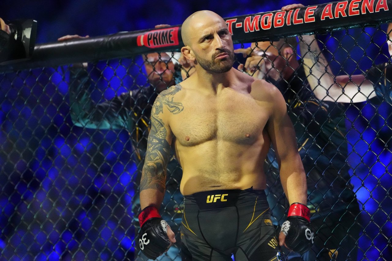 https://bloodyelbow.com/wp-content/uploads/1/2023/07/mma-ufc-290-volkanovski-1031572012-scaled.jpg