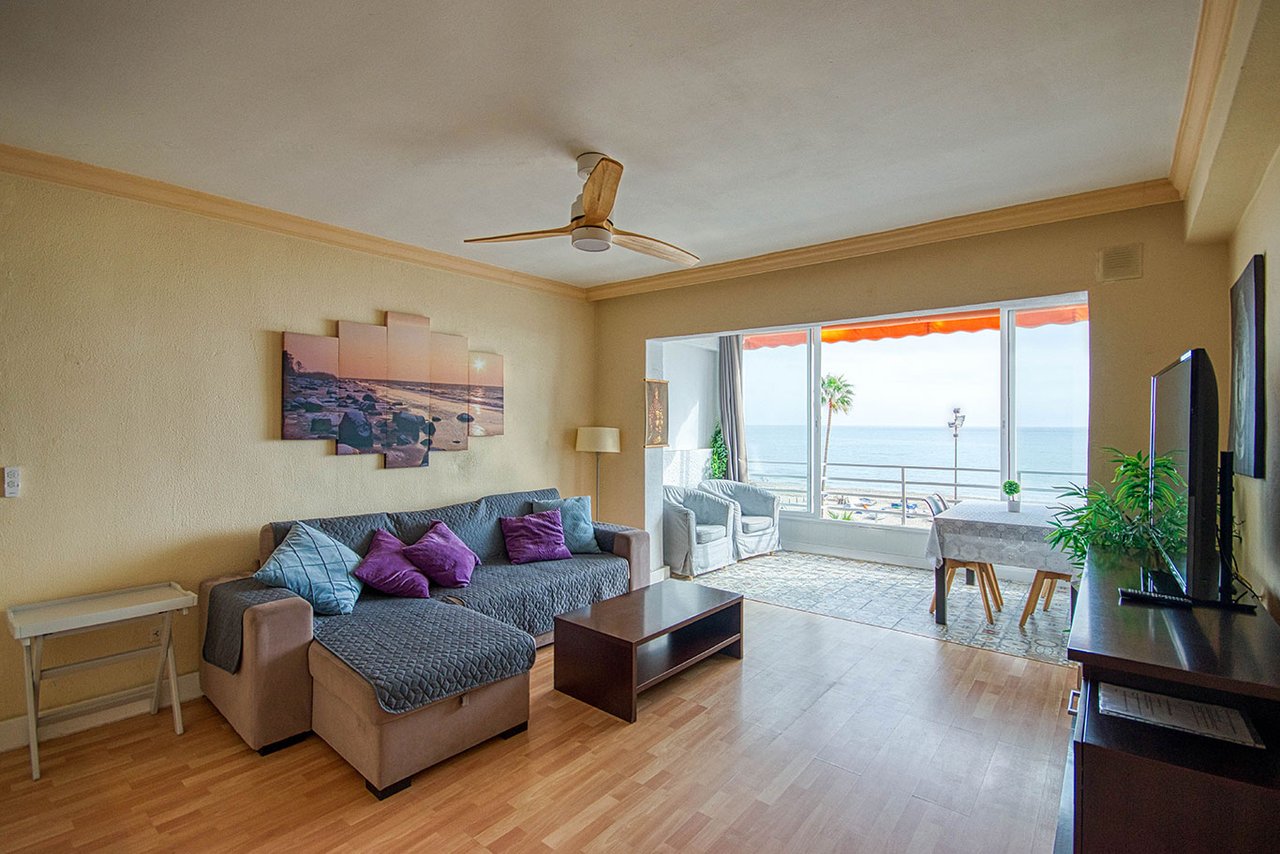 https://bluehorseproperties.es/wp-content/uploads/2024/06/011224-2-7.jpg