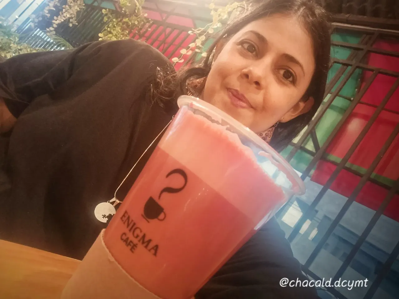 Coffee Rosa Enigma: A sip of cherry caramel and art [Eng-Esp]