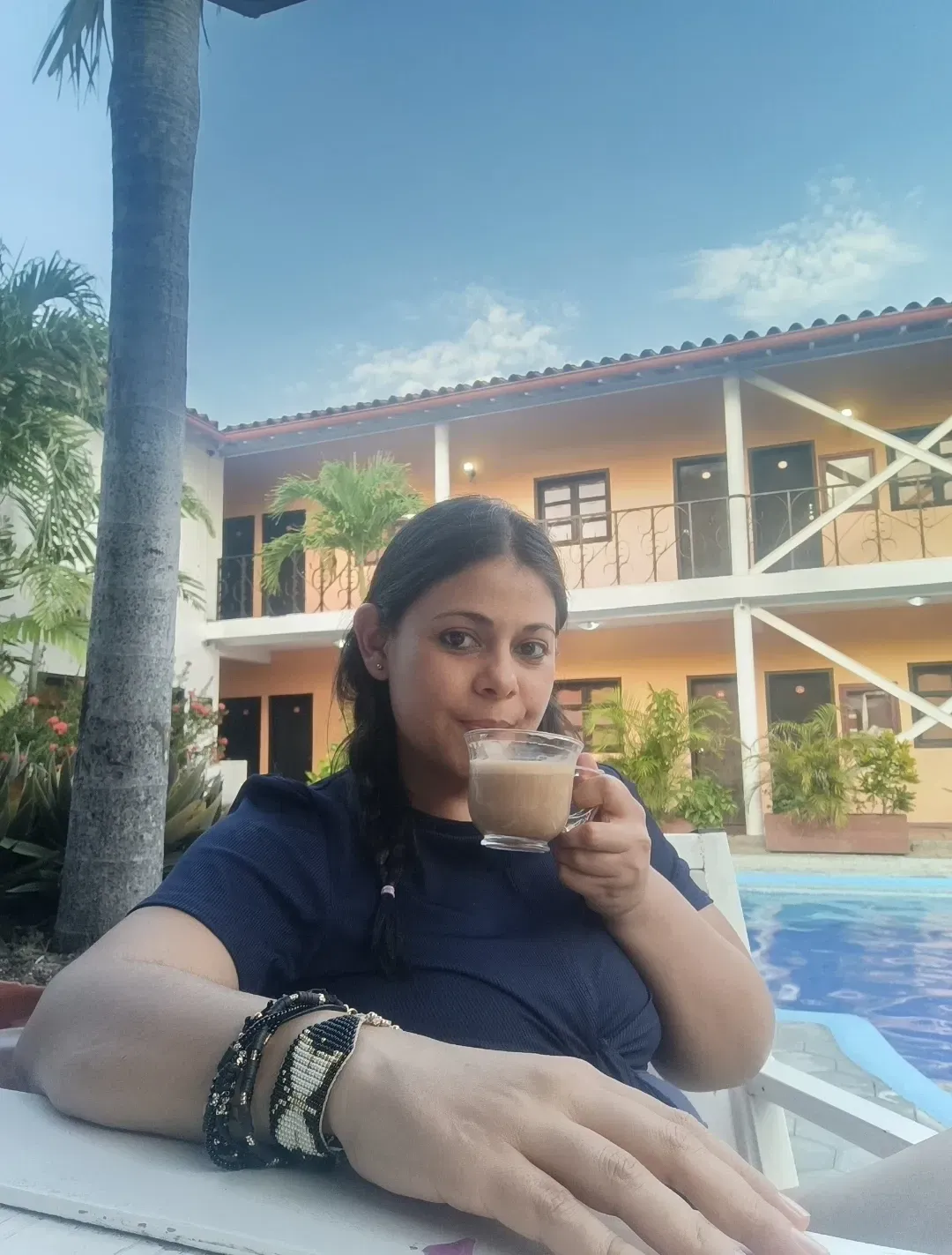 A ramdom day of coffee, swimming, fun, and work [Eng-Esp]