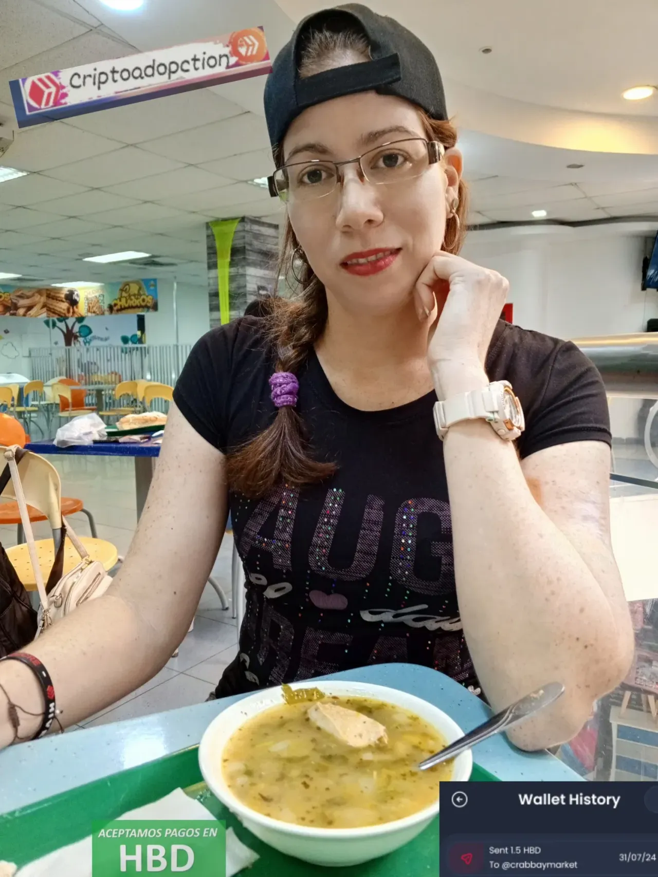 Having a nutritious soup lunch with my hbd at the Crabbaymarket shopping ally✅🍲