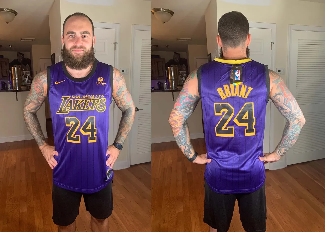 I found perhaps the best seller on Alibaba 10 new NBA jerseys (one was a  free surprise) and a handwritten note from Lizzy Chen