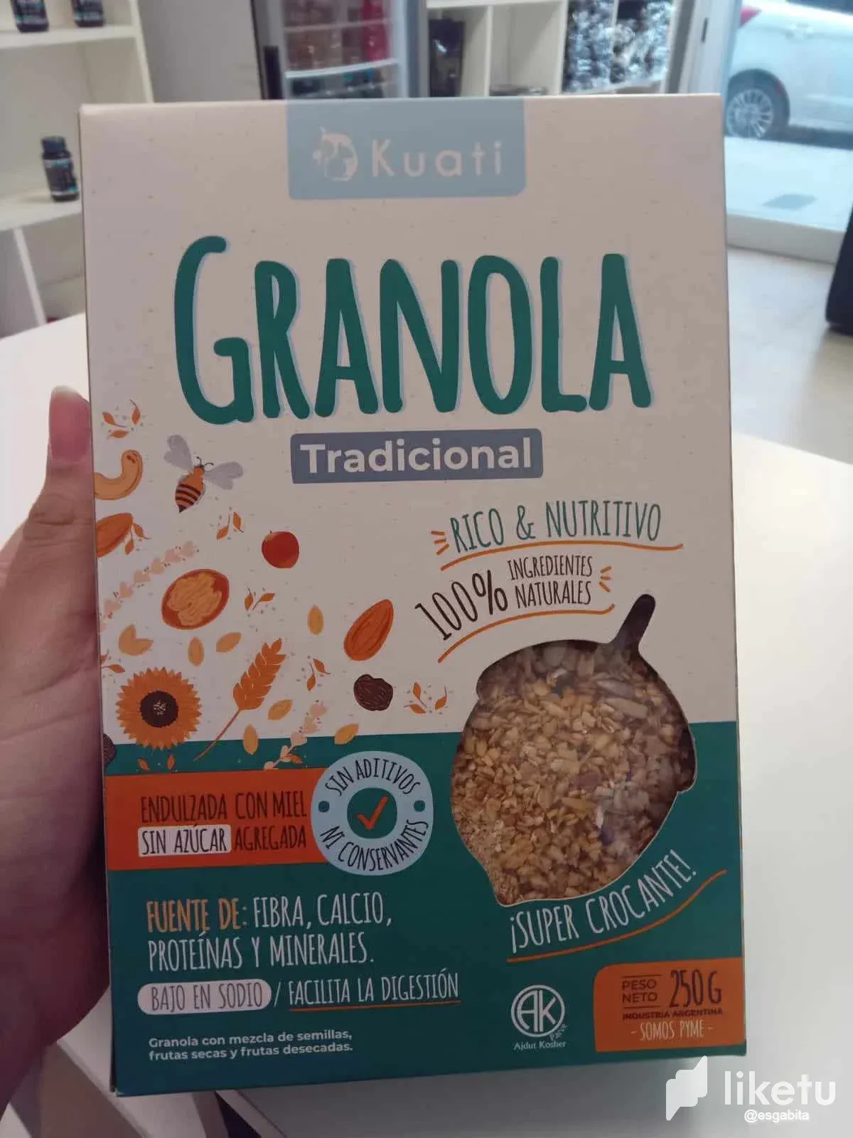 My breakfast today: Granola and Yogurt🥣🥄🌾