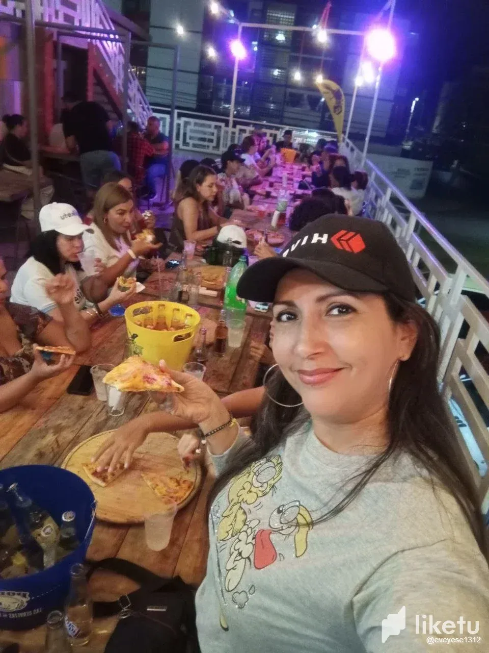 Sharing and celebrating the #bitcoinpizzaday with the great family of the @hivesucre community.