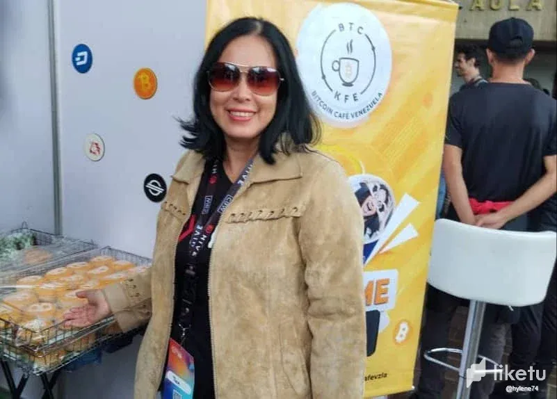 Paying my bitcoin donut with HBD at CBW23 event