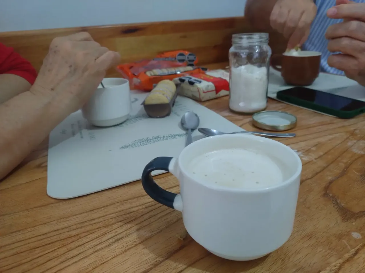 Tarde de café en familia [Es-En]
