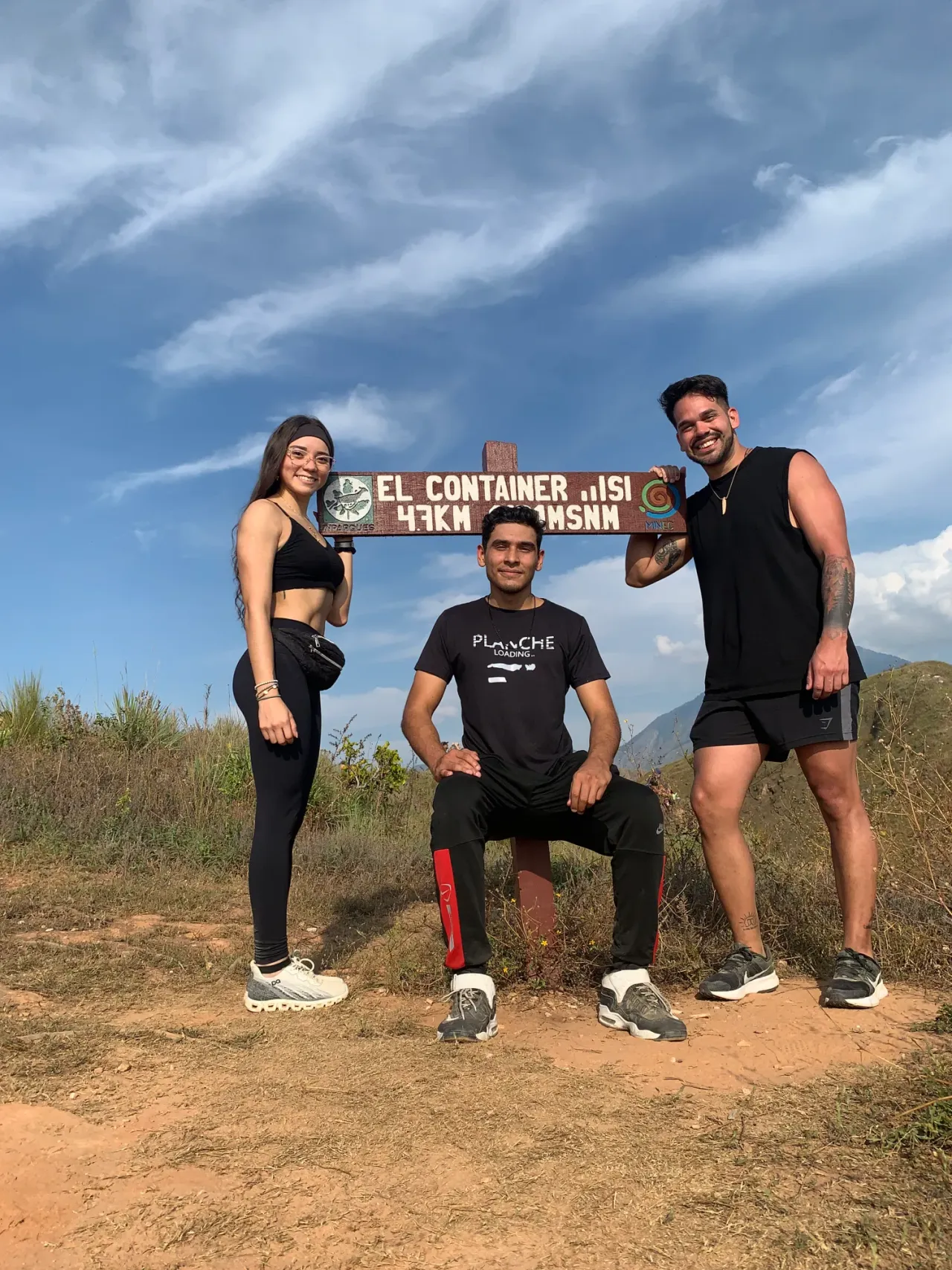 Mi 31 de Diciembre haciendo senderismo con amigos | My December 31st hiking with friends 🫶🏻🏞️💚