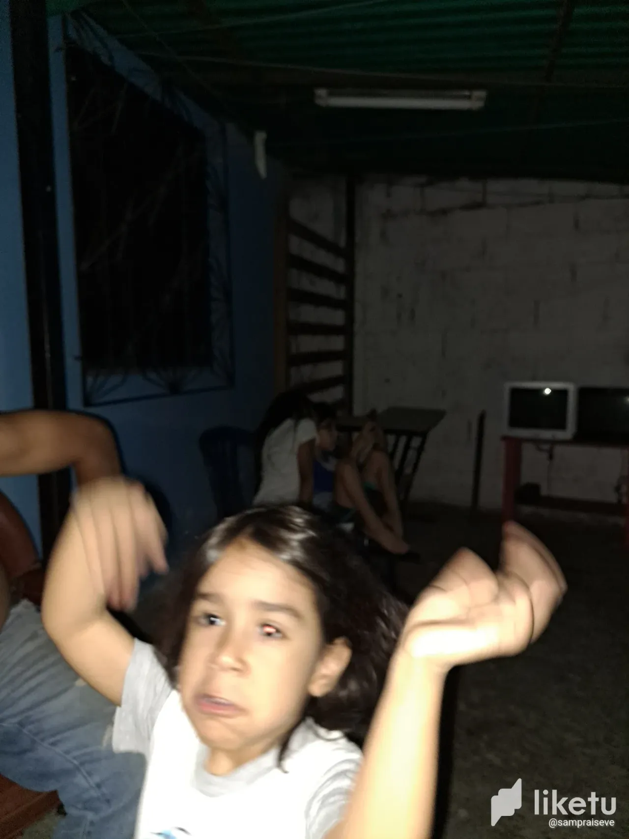 https://cdn.liketu.com/media/sampraiseve/images/clu015nmk001b29szap18b8km_1000102645/clu015nmk001b29szap18b8km_1000102645.webp