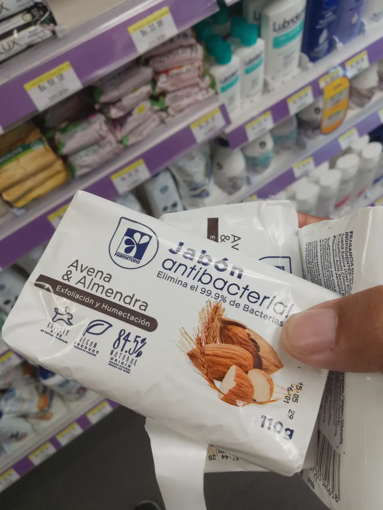 Mi nuevo jabón 🧼 favorito: Avena y Almendra de Farmatodo. [SPA-ENG]