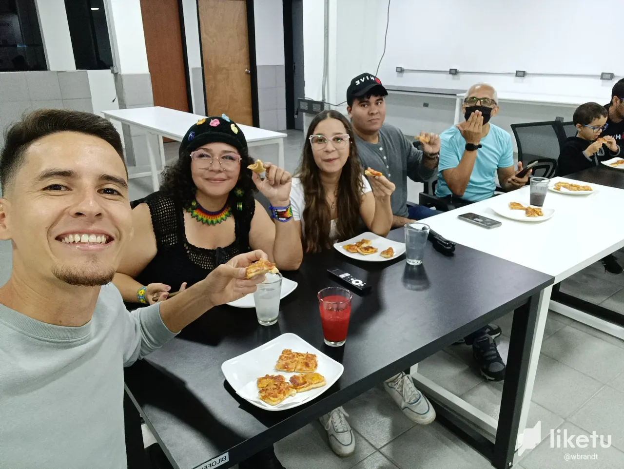 Celebrando el Bitcoin Pizza Day 🍕 con la familia de Hive ❤️ | By @wbrandt [ESP-ENG]