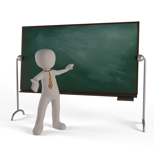 https://cdn.pixabay.com/photo/2015/10/31/12/34/teacher-1015630_640.jpg
