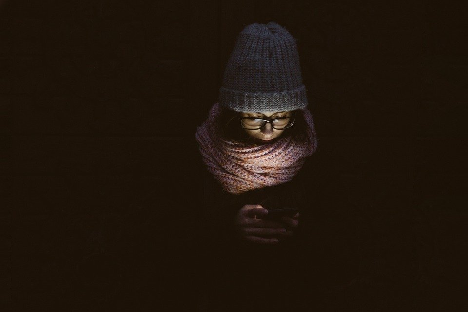 https://cdn.pixabay.com/photo/2017/08/06/06/22/people-2589448_960_720.jpg