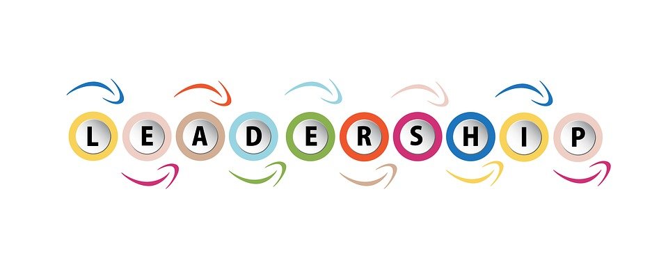 https://cdn.pixabay.com/photo/2018/04/18/18/56/leadership-3331244_960_720.jpg
