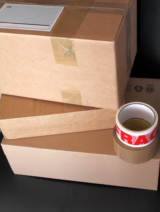 https://cdn.pixabay.com/photo/2018/12/19/12/41/boxes-3883980_960_720.jpg