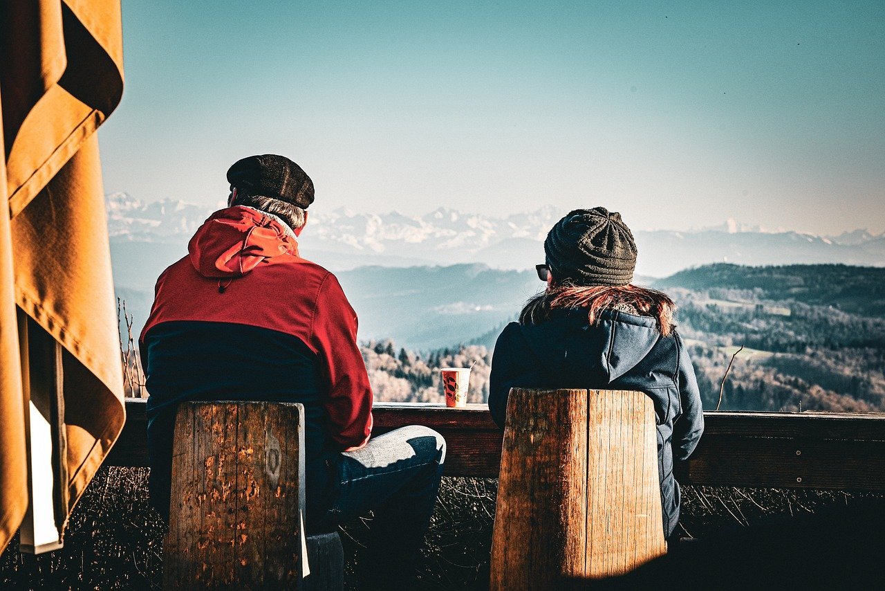 https://cdn.pixabay.com/photo/2025/04/23/21/03/utliberg-9553864_1280.jpg