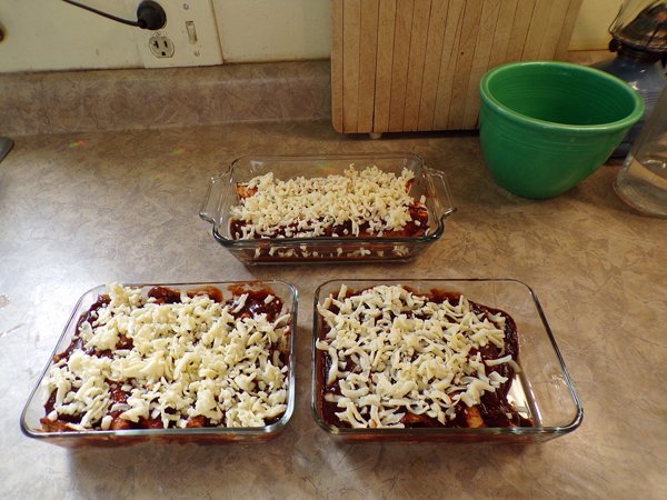 https://cdn.steemitimages.com/DQmNzXHPrE9sJSYuqeKZBVg6MJmYRB8TD9gyqZFnNzYJqCj/Enchiladas%20-%20cheese%20and%20sauce%20on%20corn%20tortillas%20crop%20January%202020.jpg