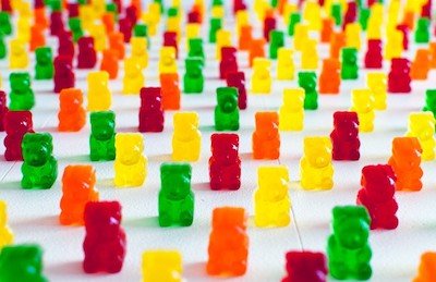 https://cdn.steemitimages.com/DQmS7iDp6hb6rG2XZdGVtfscFMubbcj25ppjw2beFkejtj6/haribo-gold-bear_top.jpg