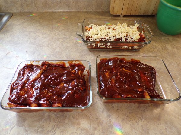 https://cdn.steemitimages.com/DQmVdjaYHkqCBpnNrcgNJB3dSzozJQB9m9VqBk4ADmQvVrt/Enchiladas%20-%20sauce%20on%20corn%20tortillas%20crop%20January%202020.jpg