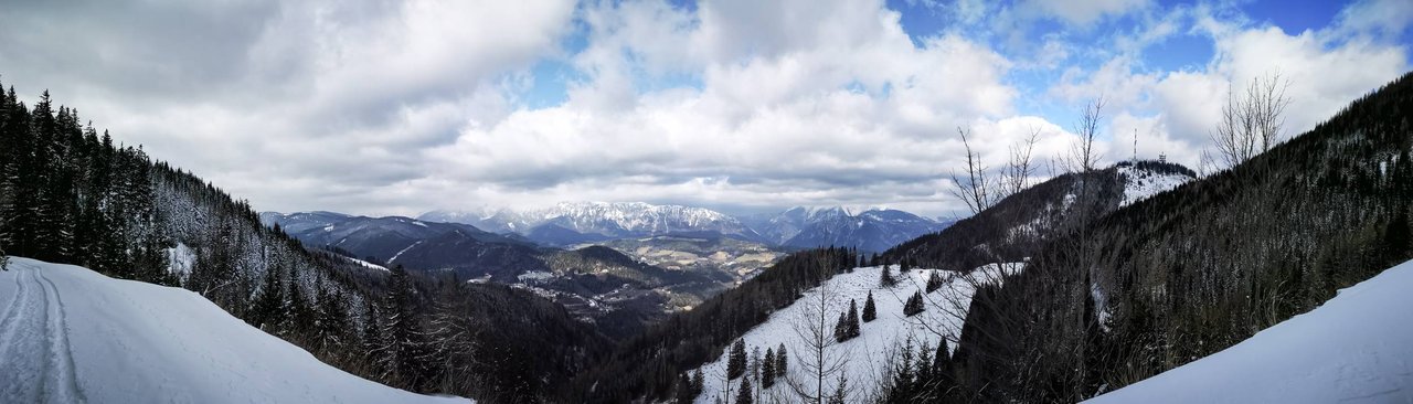   A hike to Sonnwendstein is a good way to look around Semmering. Photo by Alis Monte [CC BY-SA 4.0], via