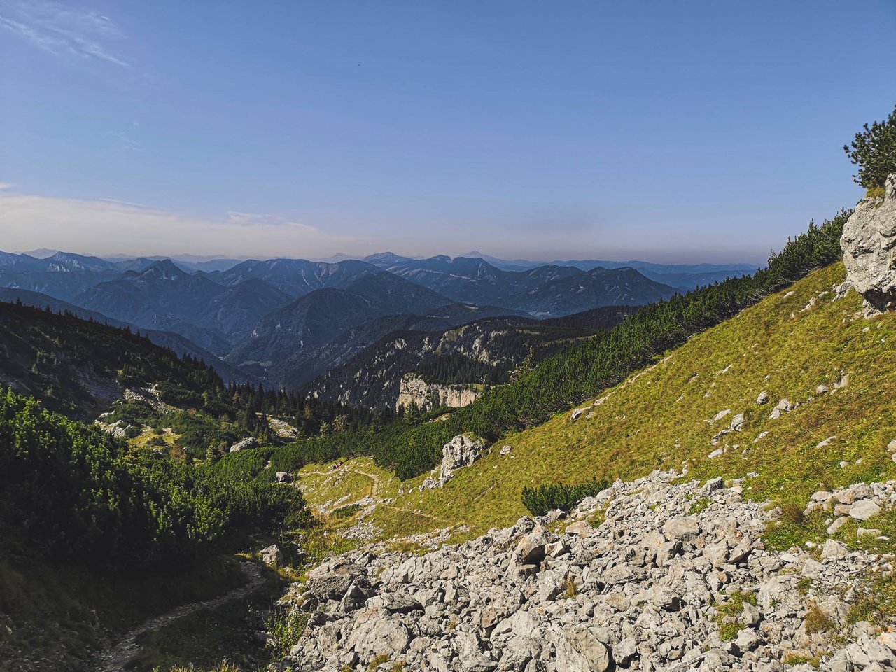 Fadensteig might be the most popular route to Schneeberg, but Wurzengraben is a better option for a less experienced hikers. Photo by Alis Monte [CC BY-SA 4.0], via Connecting the Dots