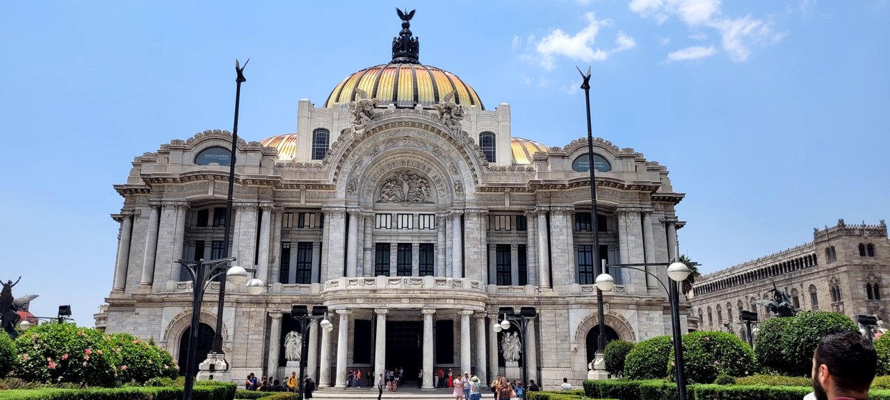 Sight seeing and eating well in downtown Mexico City (weekend day 1)