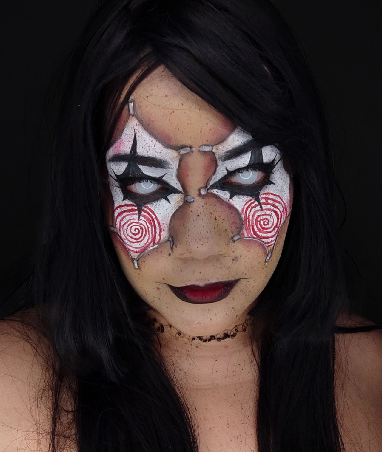 Saw-inspired makeup