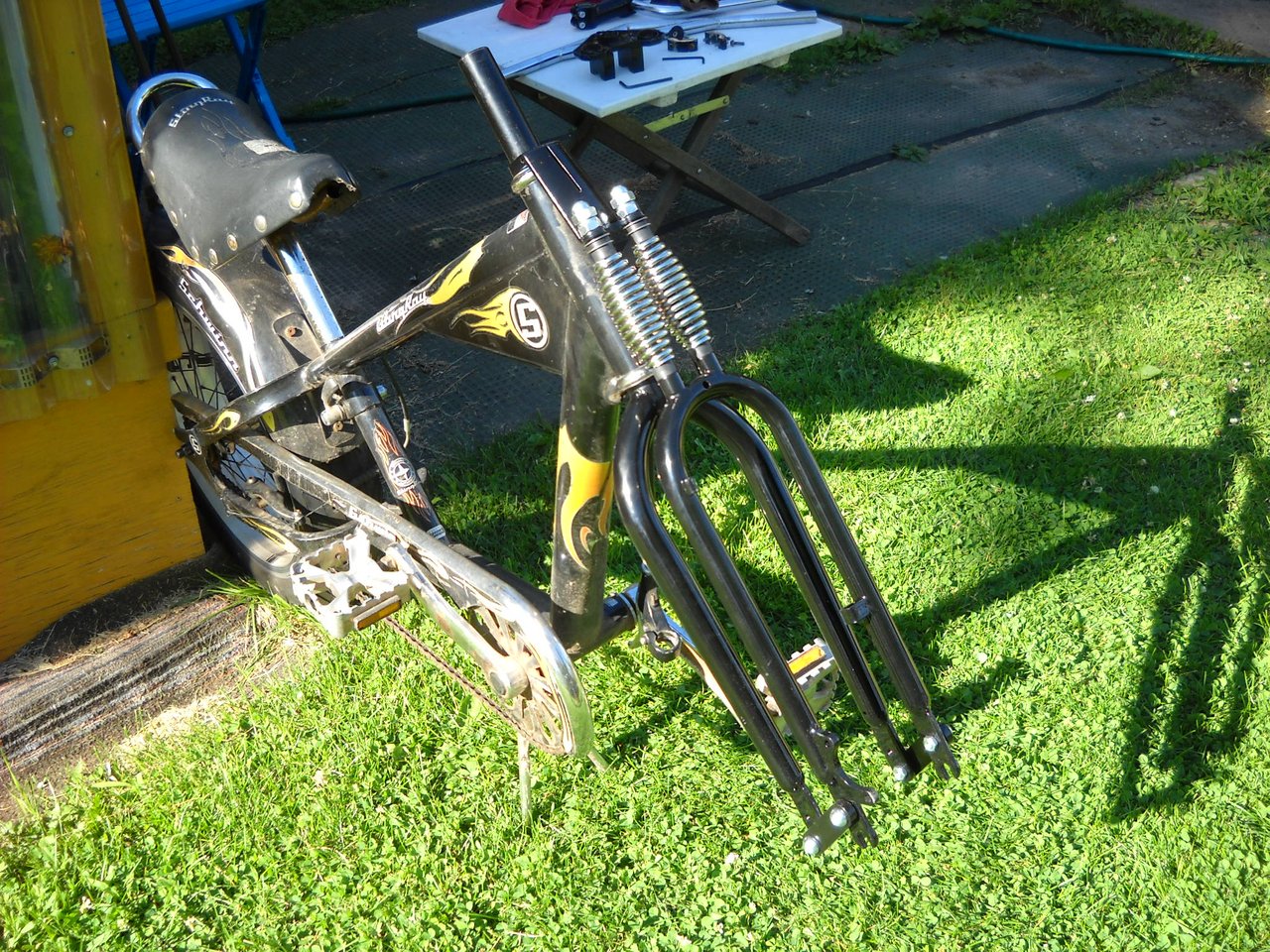 A Bicycle Project the Schwinn Stingray Chopper part 2 PeakD