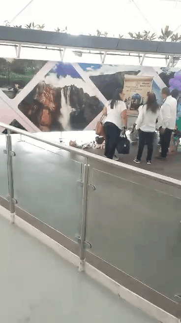 1b8a7c51f008428b911bf4dc6f3e47ce.gif