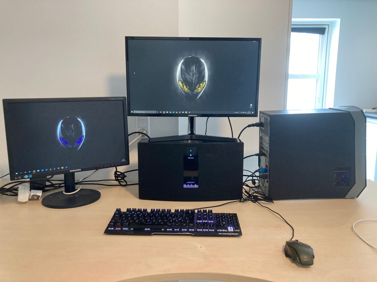 Today I Would Like To Show My Desktop Setup I Think This Would Be Classified As Low Mid Range Computer Setup But Games Videos Photoshop And So On Is Running Without