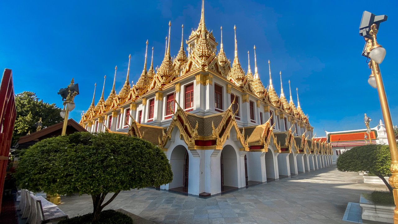 Unique Buddist Temple In the World: Wat Ratchanatdaram and Loha Prasat |  PeakD