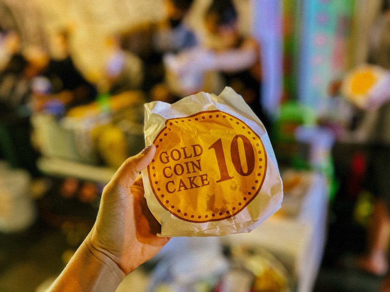 Takacha Banh Dong Xu Pho Mai Gold Coin Cake PeakD