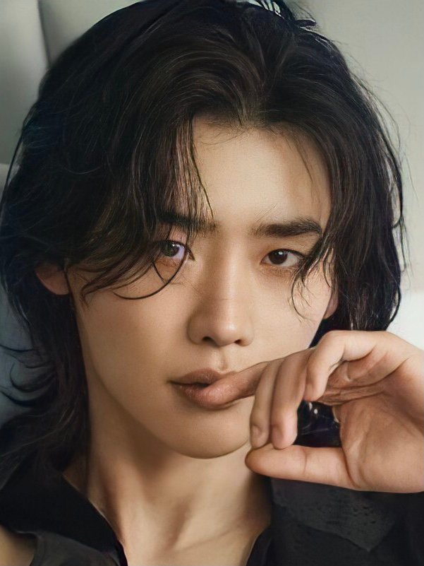 Actor Lee Jong Suk Breaks Two Year Hiatus With The Sexiest  NeverSeenBefore Hairstyle  Koreaboo