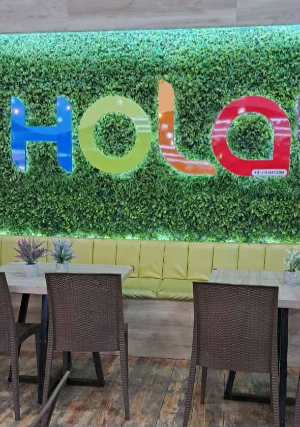 Having breakfast at HOLA 🥐☕️