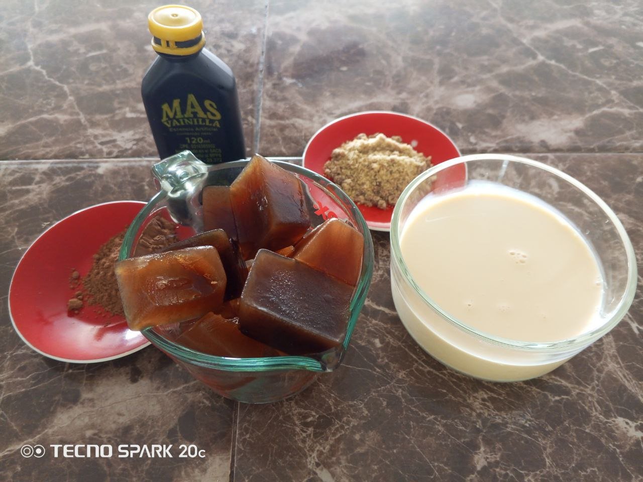 Exquisite Cold, Creamy, and Frothy Coffee with Milk (recipe) / Exquisito Café Con Leche Frío, Cremoso y Espumoso (receta)