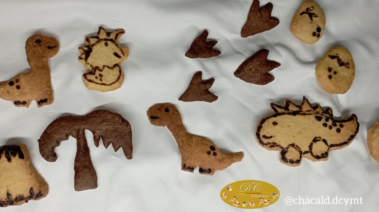 Galletas de mantequilla con forma de dinosaurios