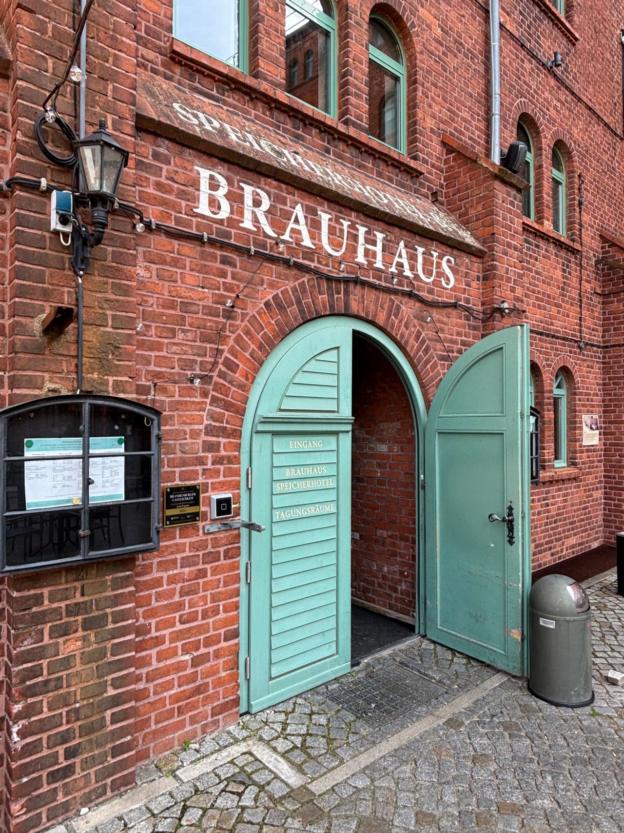 https://files.peakd.com/file/peakd-hive/city-of-berlin/23tvkT8SJVrJErUzS6tYqwUA4FnjE7Wpw8MPagQbz8xEWy8C8iZzQvzi6t9c71BPhJUEF.jpeg