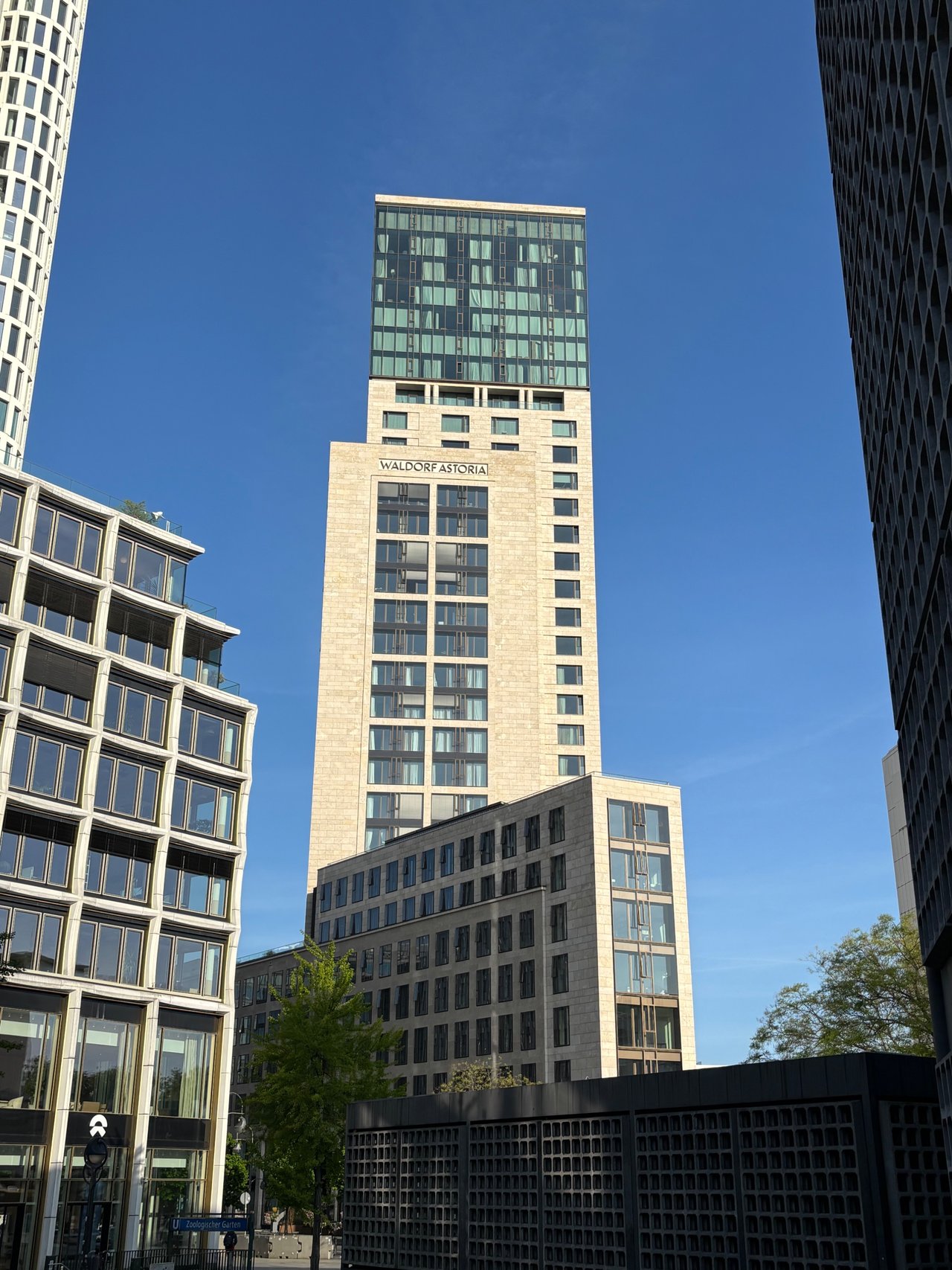 https://files.peakd.com/file/peakd-hive/city-of-berlin/23wqe4AM4uT8DkUkS8XjiAVEAjjB616JmJotwZD4ML8Q1m4Wc9AWSdjgz22m5iJtLMFnS.jpeg