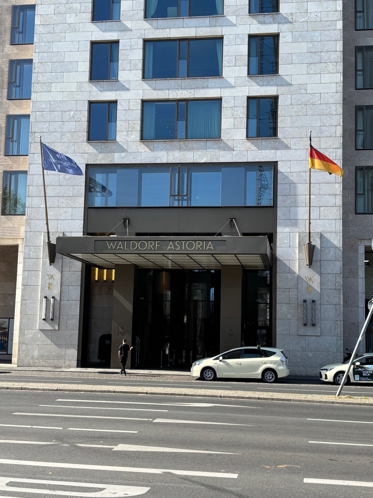 https://files.peakd.com/file/peakd-hive/city-of-berlin/23x19JK3K4HVsEBBgDetPHWxPm72YL7e2VQarprUAfoas2DQUTGYsYUpmSjHdJ89RpaoJ.jpeg