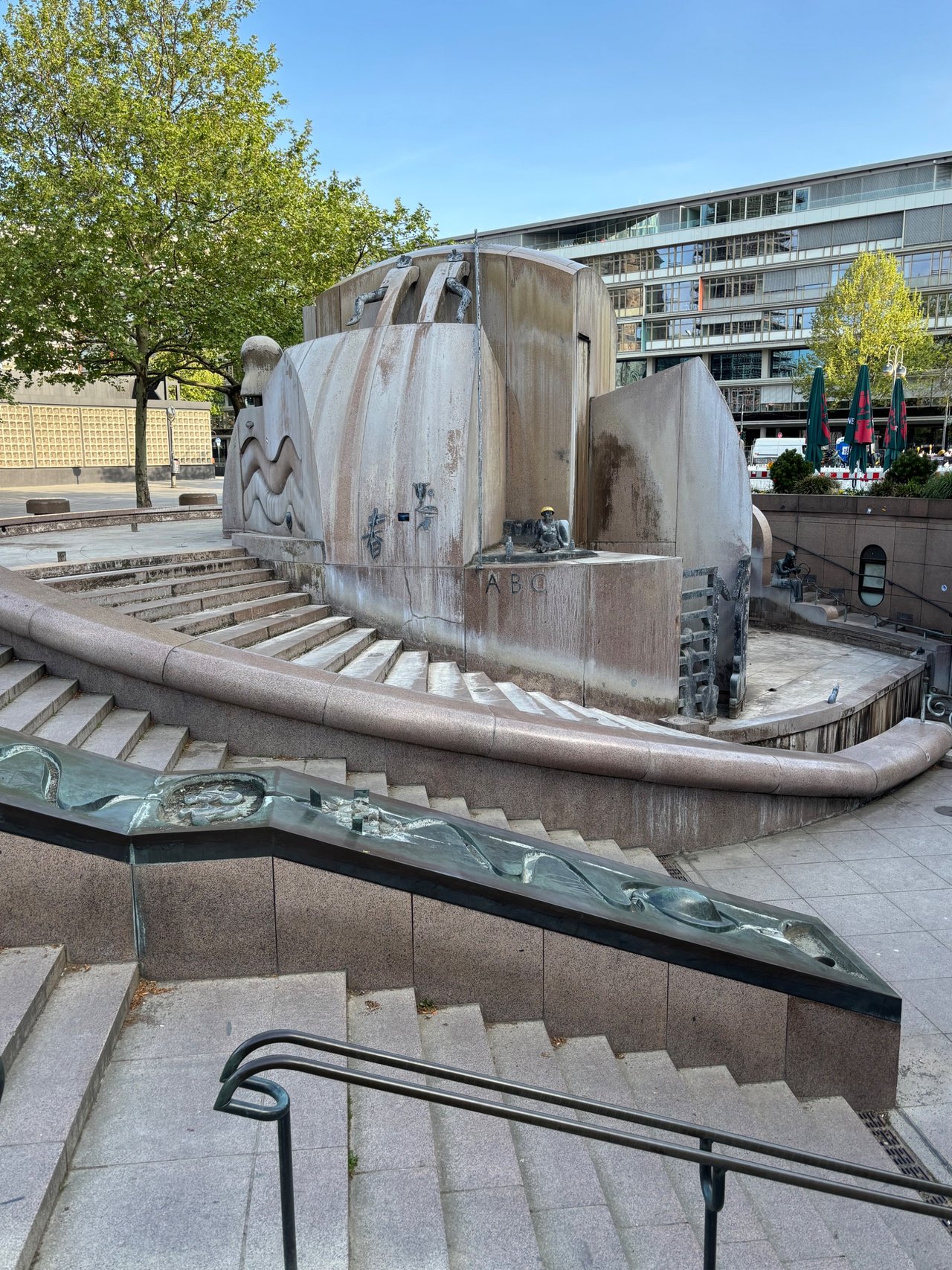 https://files.peakd.com/file/peakd-hive/city-of-berlin/23y8qwjb1JsTH87PY9Drkr3EMMK6tSYUwWc7DbvZNUEPtW56wTTxPYuPN4QoxdCJft51X.jpeg