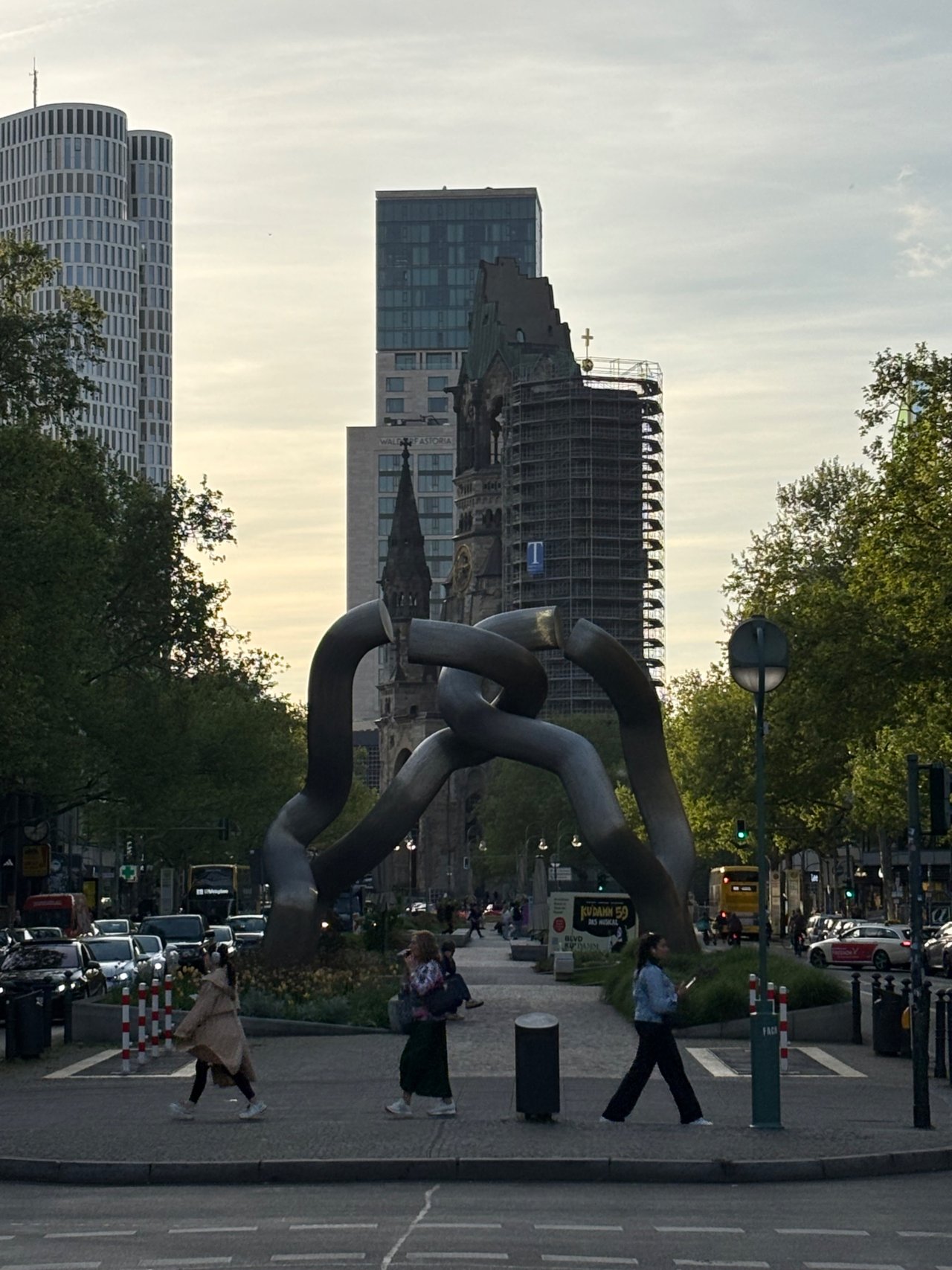 https://files.peakd.com/file/peakd-hive/city-of-berlin/244KMCzn1YK7nZbNQ5WTxr3Et4SfWfbsUVkZvXqZcD3k6eBBEFsJXo3AqEbfjys6qZoTx.jpeg