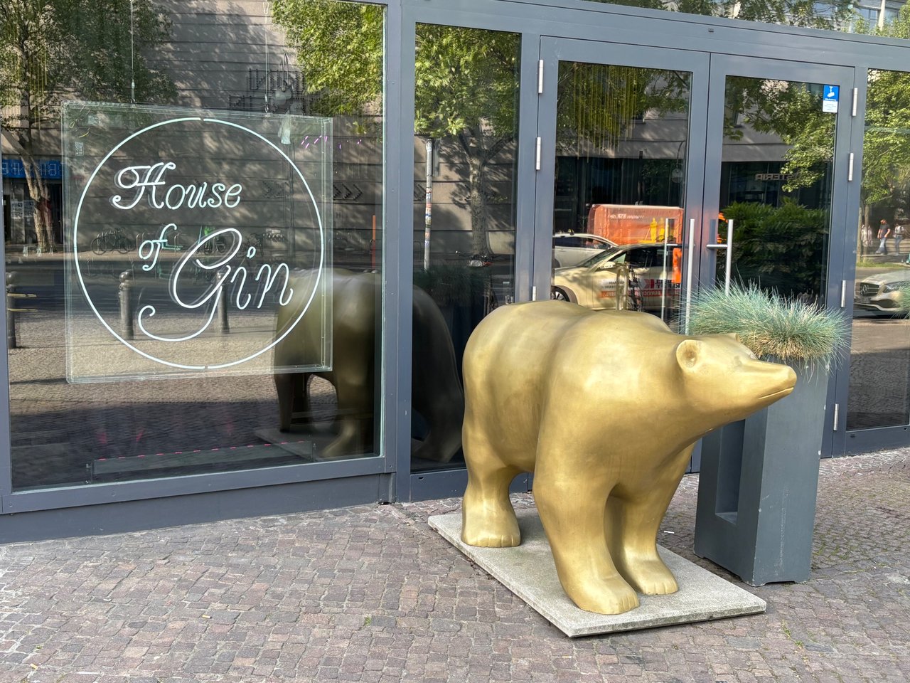 https://files.peakd.com/file/peakd-hive/city-of-berlin/EoeFM4CyxDCWs1zxf6ZggRTFS9LgaJ5PuBZZjQYkJDiadgErmAoCBmf48ancU9XXePq.jpeg