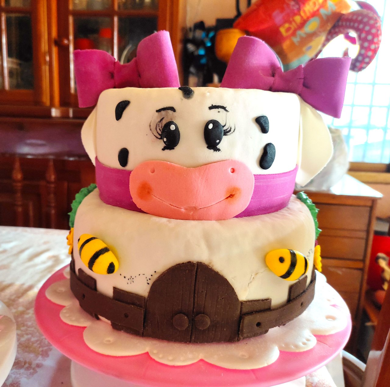 Recipe: Decorate a beautiful cow cake step by step, with many colors -  Receta: Decorando una hermosa torta de vaca, con muchos colores.  ???‍?? | PeakD