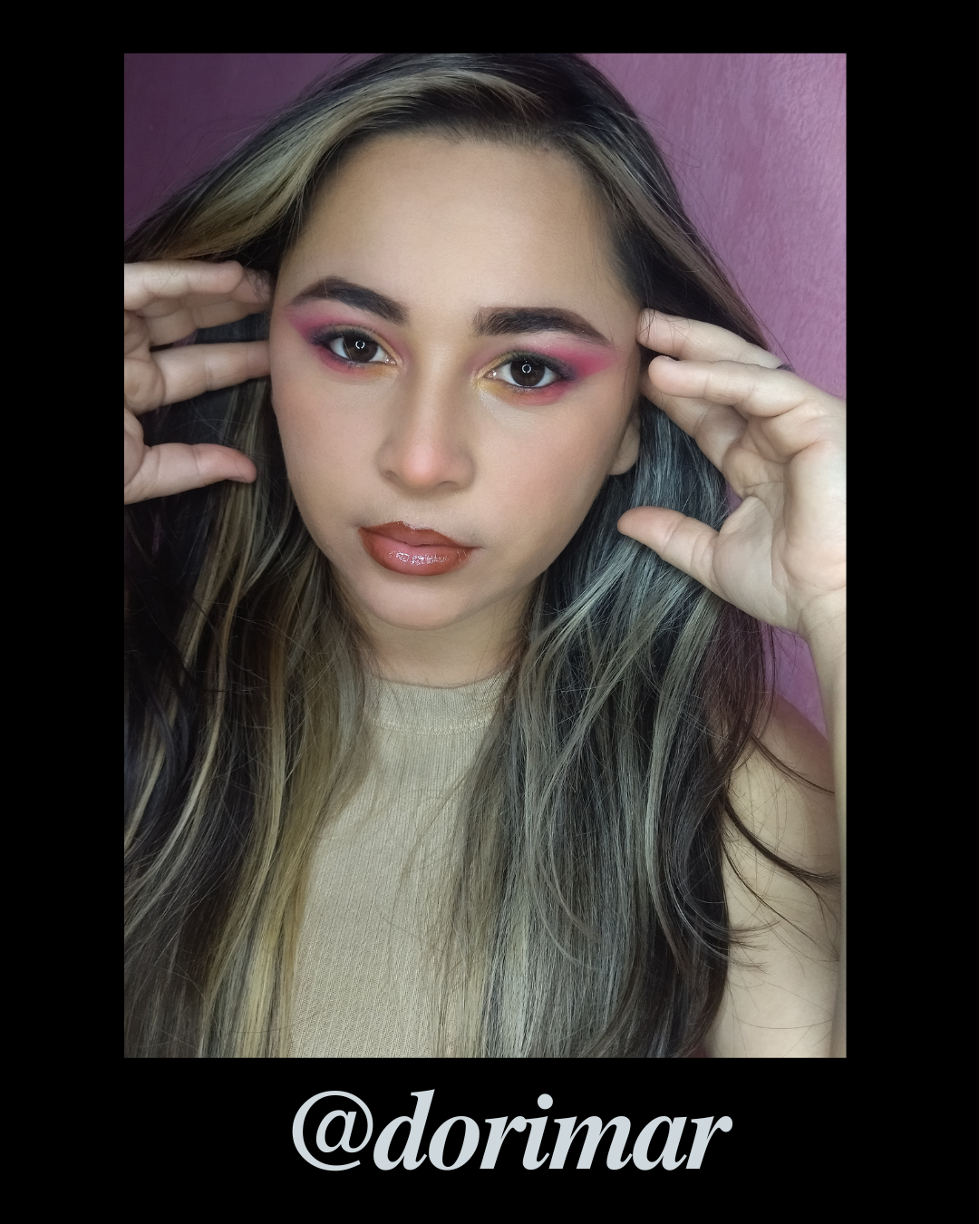 Fuchsia and yellow makeup (Eng/Esp)