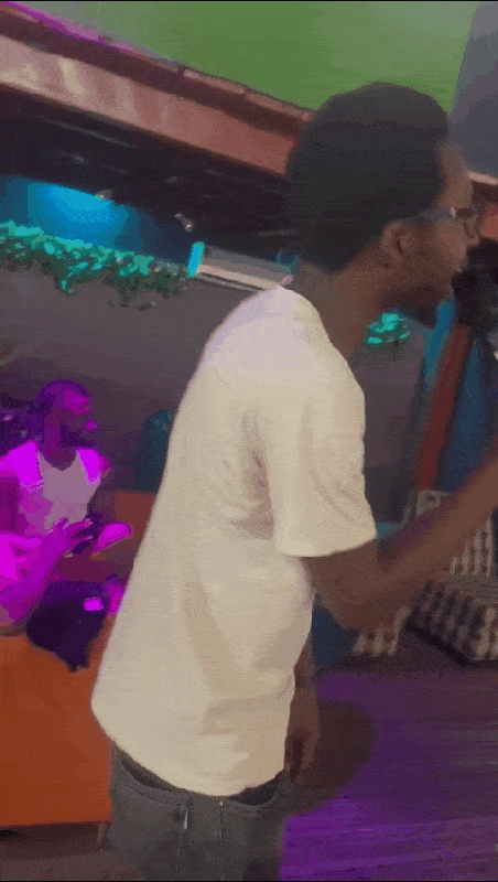 f03e16945dad4c6590ec5b87a43ee041.gif