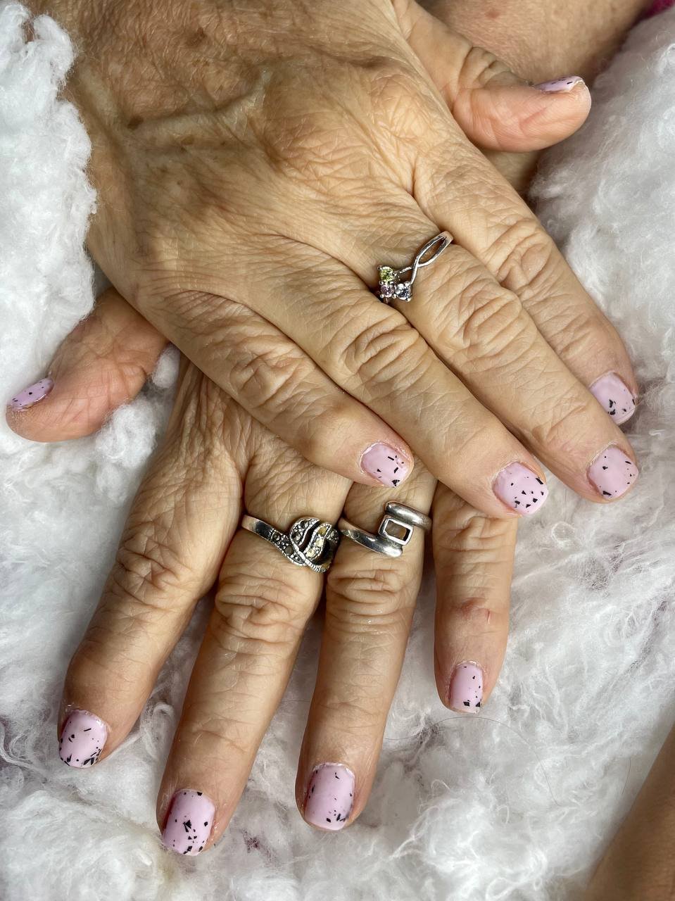 Nails for my grandmother, semi-permanent nail polish design [ENG] [ES] |  PeakD