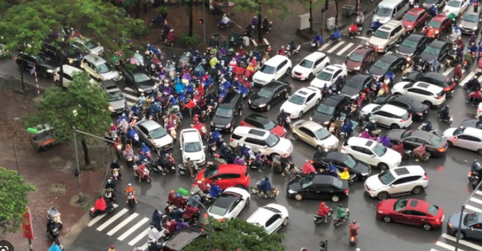 Hanoi Traffic Daunts Tourists - The New York Times