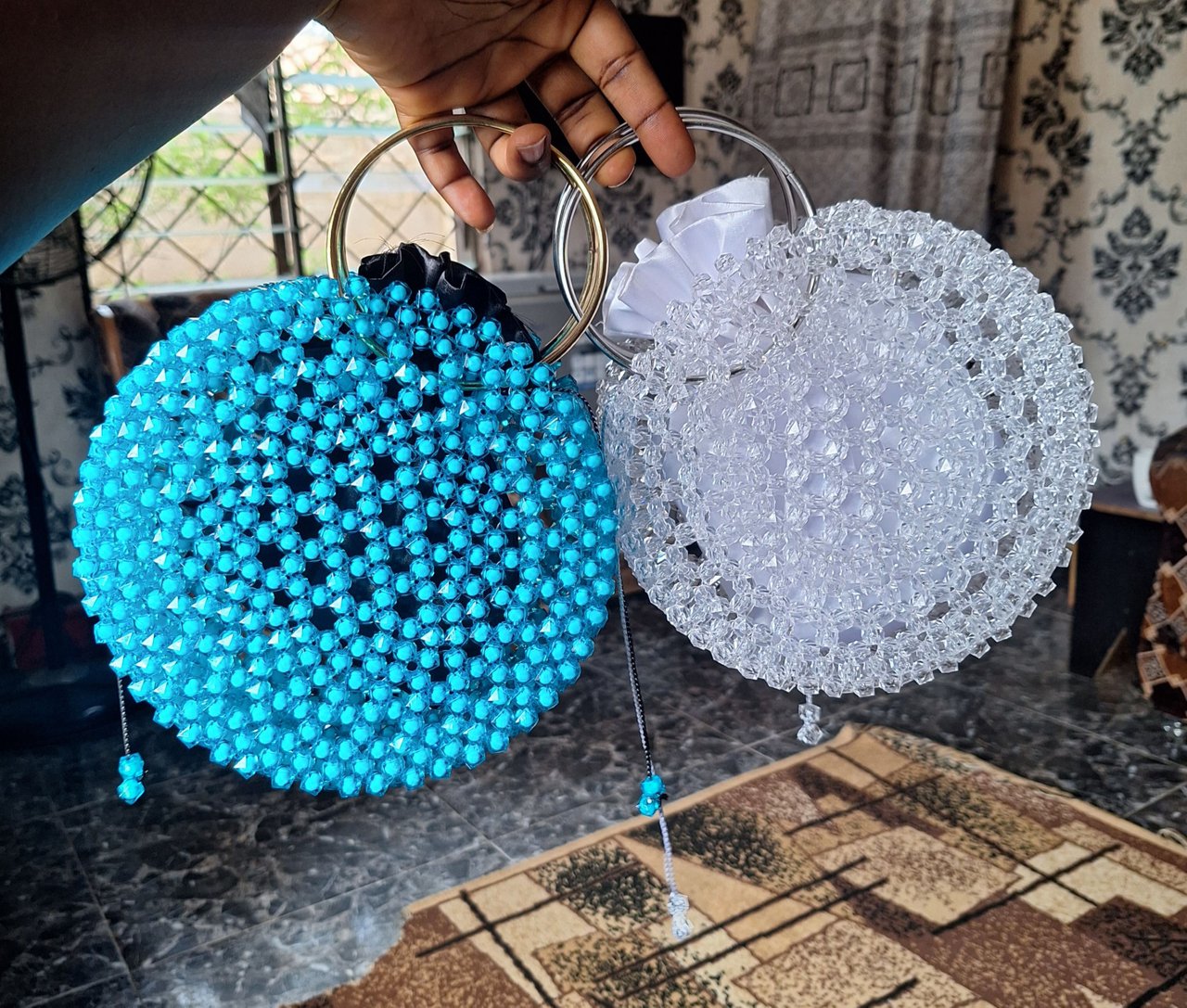 DIY// MAKING BEAUTIFUL BEADED ROUND BAGS WITH INNER POUCH.