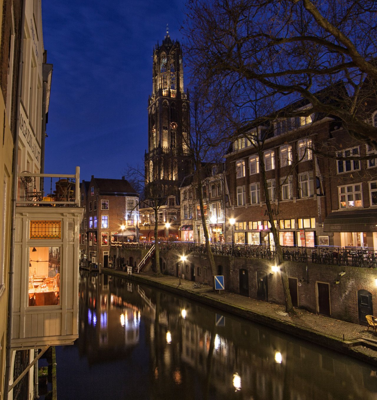 Look at the beautiful Dom tower