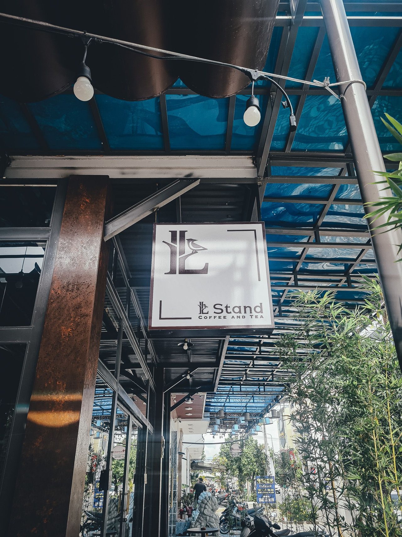L STAND COFFEE AND TEA: A Charming Coffee Haven in Danang, Vietnam